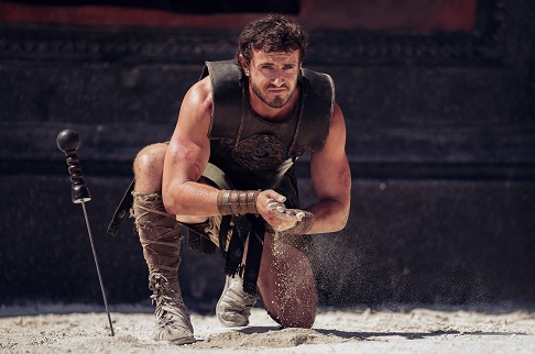 Gladiator II - on one knee